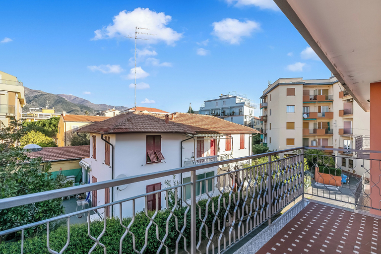 Property grounds 3, Verdi Loano Beach Apartment With Balcony, Savona