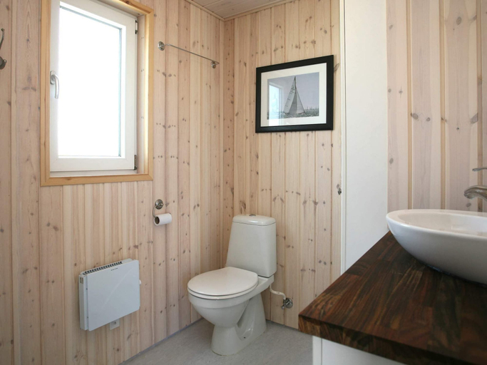 Bathroom 3, 4 Star Holiday Home in Karrebaeksminde, Næstved