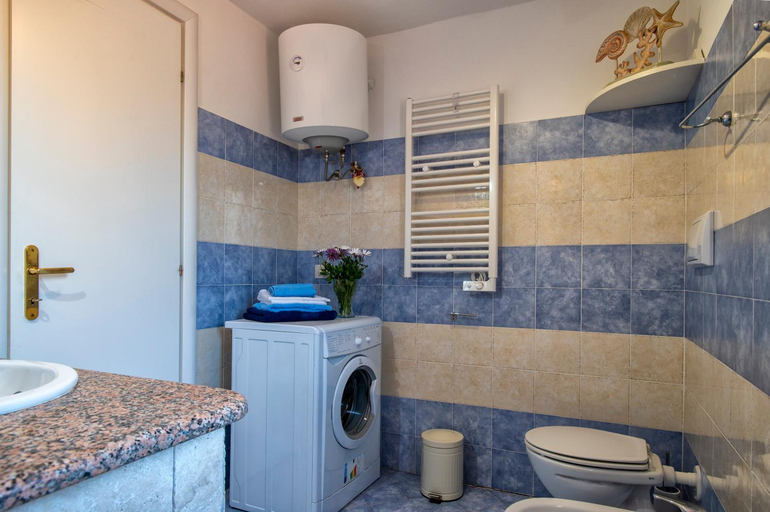 Bathroom, Villetta Li Rocchi, Olbia-Tempio
