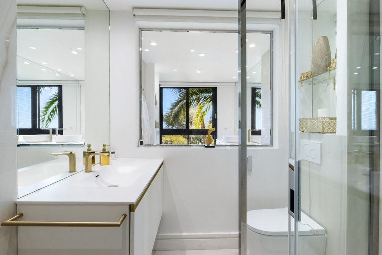 Room 3, 223 Le Gla Euls in Golfe Juan, Alpes-Maritimes