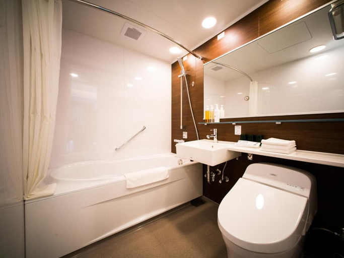Bathroom 5, Super Hotel Ikebukuro-Eki Kitaguchi, Toshima