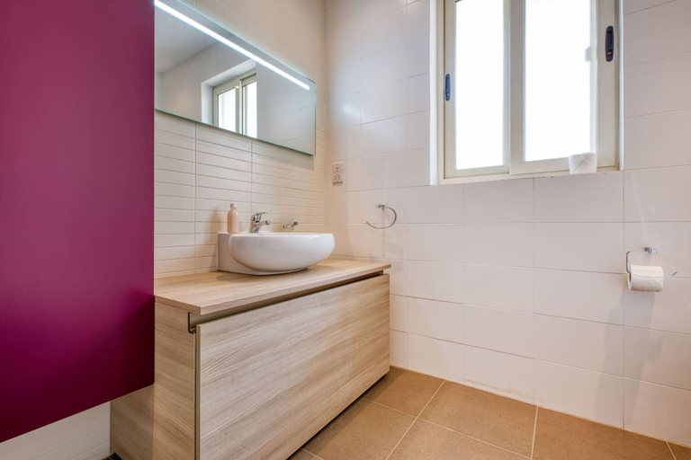 Room 5, Serafina of Highgrove 3BR Patio Home With BBQ
