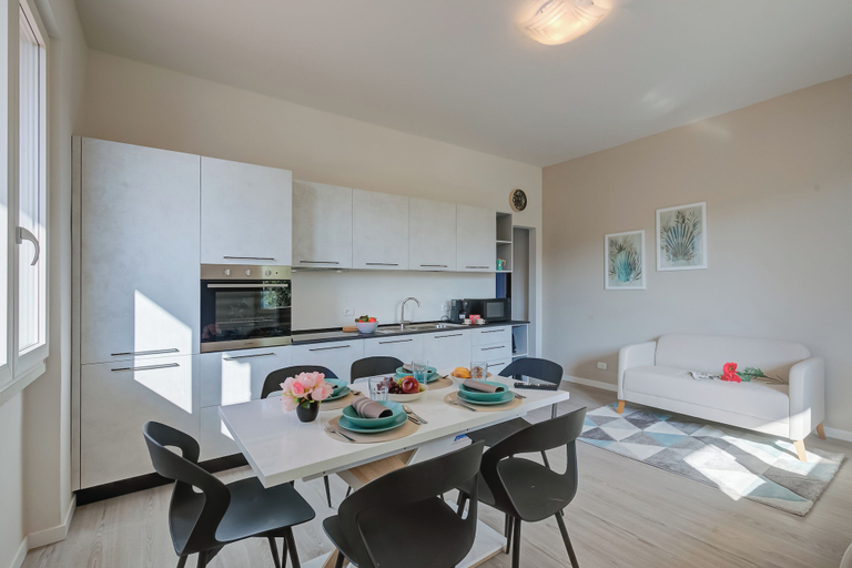 Others 5, Maison Fleurie Apartments, Brescia