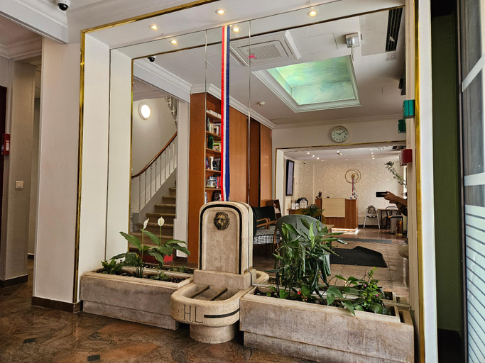 Others 3, Hotel Home Latin, Paris