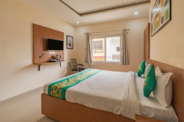 Bedroom 3, Treebo Raj Palace, Varanasi