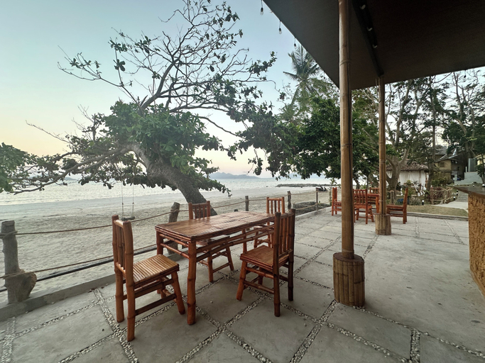 Outdoor dining, Karawat Beach Park, El Nido
