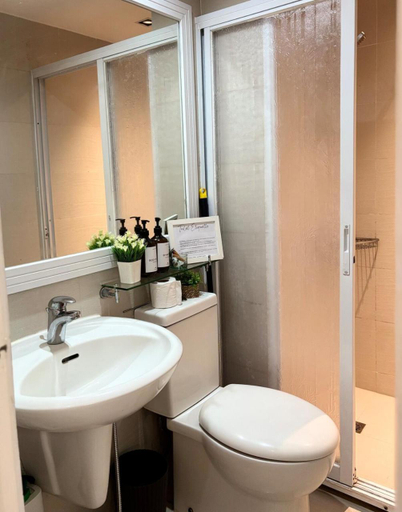 Bathroom 4, Azure Urban Resort Residences, Parañaque