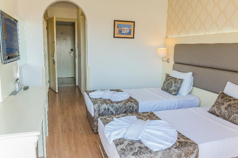 Bedroom 2, Grand Hotel Faros, Marmaris