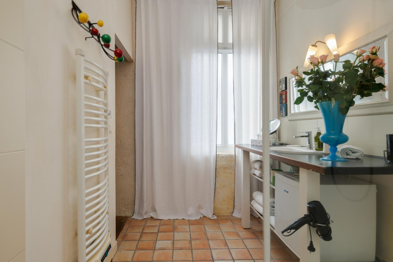 Others 5, Suite dans une echoppe, Gironde