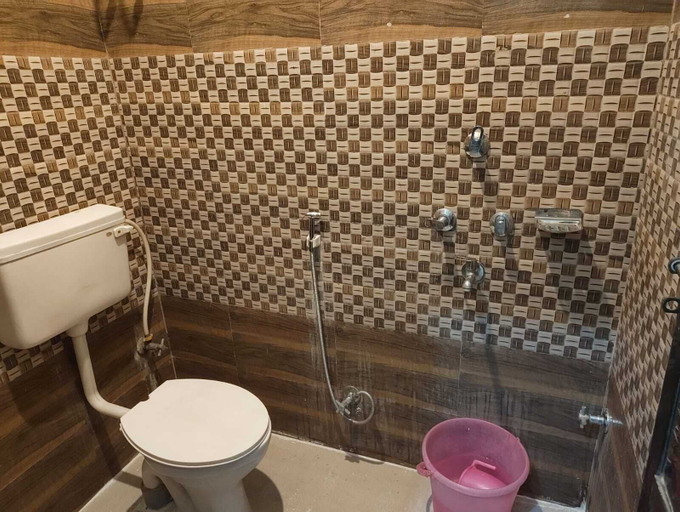 Bathroom 4, Shree Balaji Paying Guest House, Varanasi