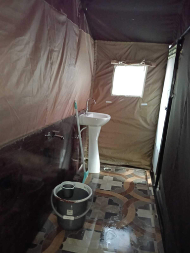 Bathroom 2, Pacific Camp Chopta, Chamoli