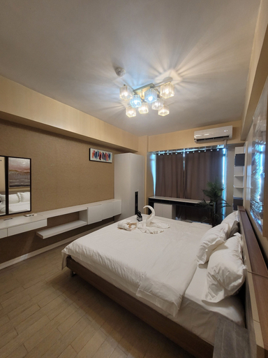 Room 5, 3BR Suite Le Grand Eastwood Quezon City, Quezon City