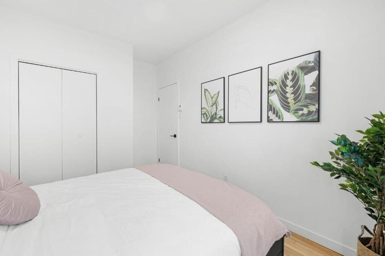 Room 4, Le 217, Communauté-Urbaine-de-Québec