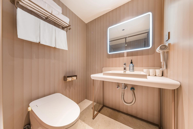 Bathroom 3, Hanting Hotel Beijing Zhanqian Square, Beijing