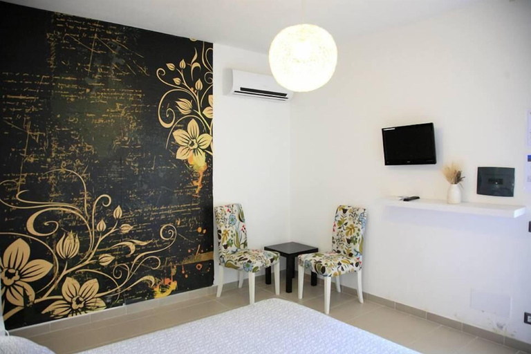 Others 2, Spapparra B&B, Oristano