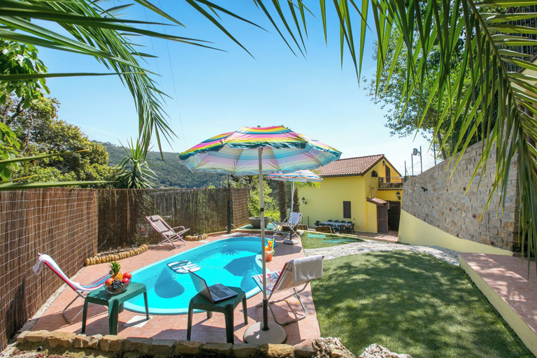 Sport & Beauty 5, Villa Monte Enrico - With Pool, Imperia