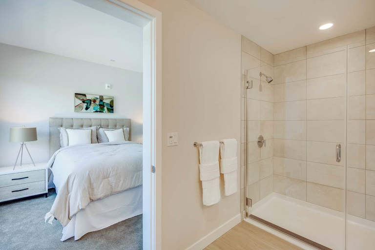 Room 2, Realm, San Mateo