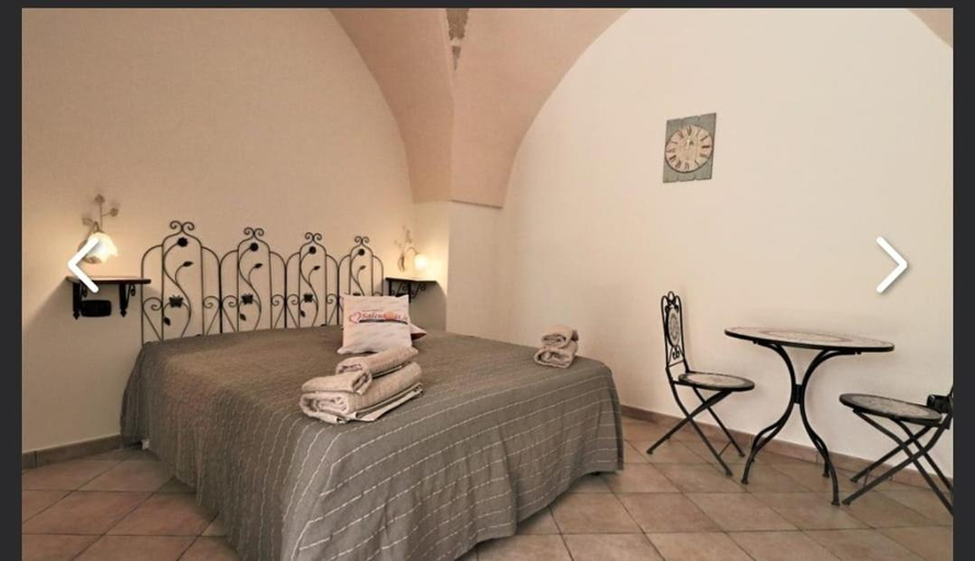 Bedroom 2, La corte delle more, Lecce