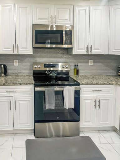 Private kitchen 4, Penny Cove, DeKalb