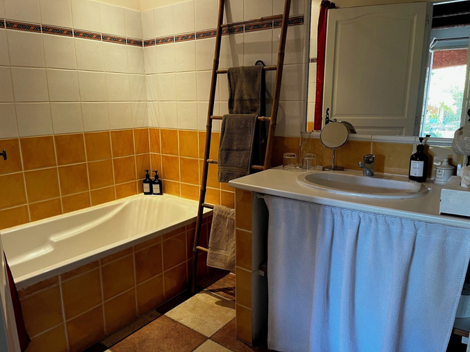 Bathroom 5, La Bastide Des Pins, Gard