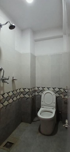 Bathroom 5, Hotel Silver Jubilee, Bagmati