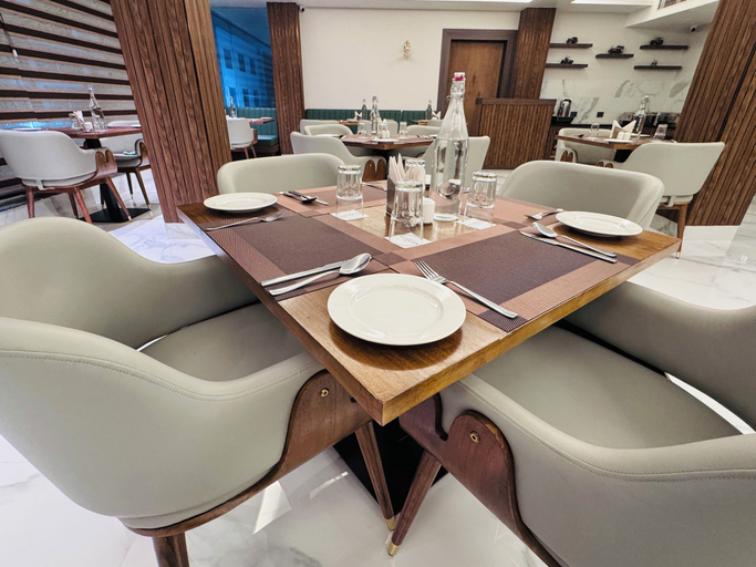 Restaurant 4, Vaishnavi Beacon Hotel Patna, Patna