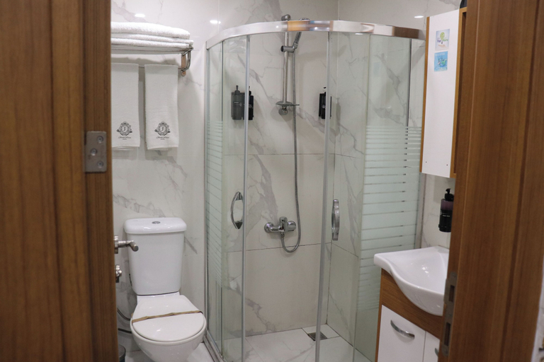 Bathroom 5, Istanbul Terrace Hotel, Fatih