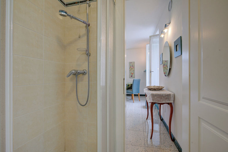 Bathroom 3, Vida Boa Apartments, Trento