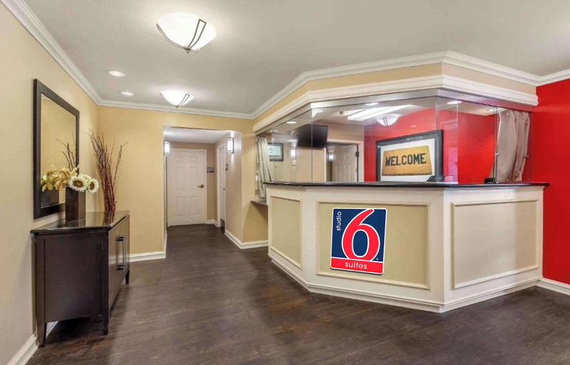 Others 5, Studio 6 Extended Stay Chicago Vernon Hills Lincolnshire IL, Lake