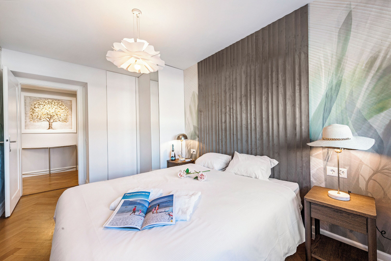 Room 4, Novos Arcadia 501 for 6, Lugano