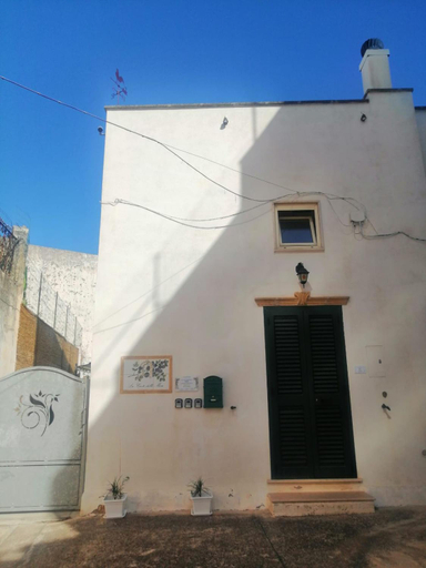 Others 4, La corte delle more, Lecce
