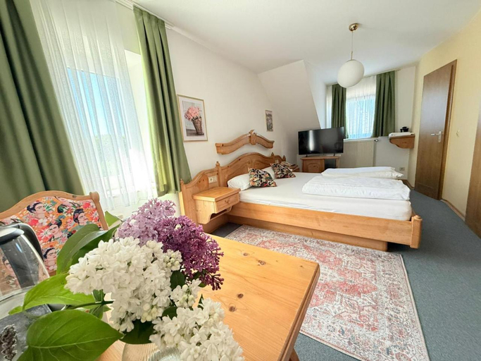 Bedroom 2, Hotel Dreischlager Hof, Neuwied