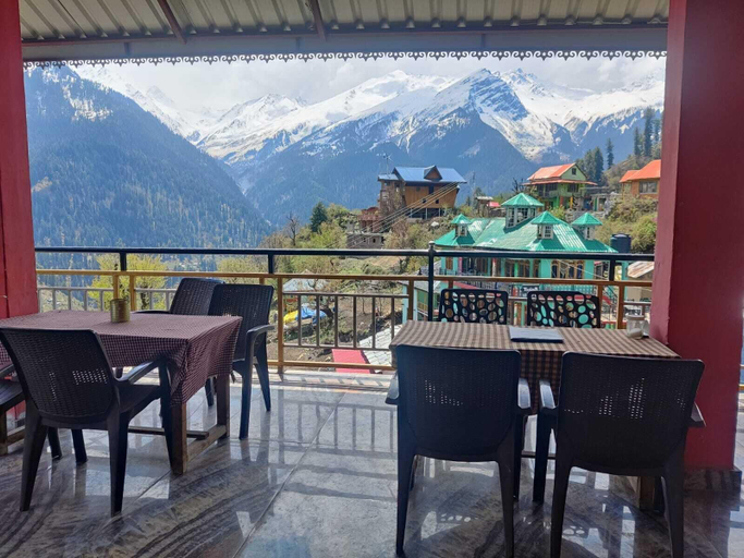 Outdoor dining 5, Suraj Guest House And Cafe, Kullu