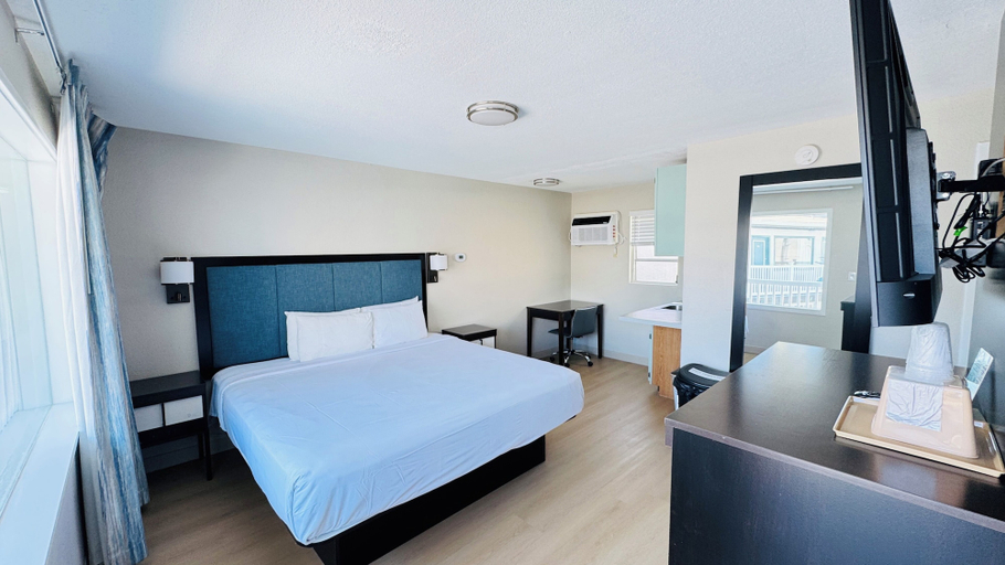 Bedroom 4, Bel Air Motel, Cape May