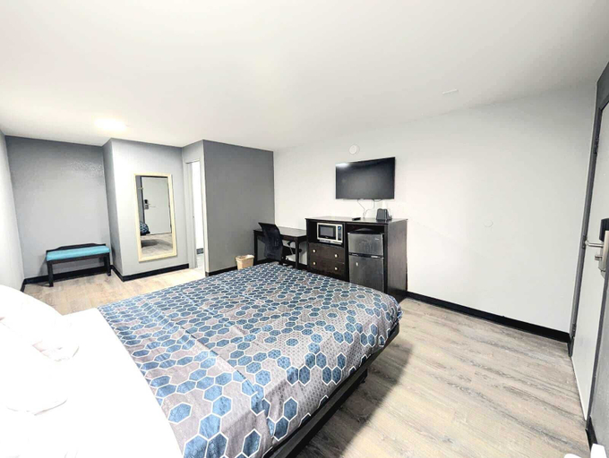 Room 4, Blisspoint Inn Muncie, Delaware