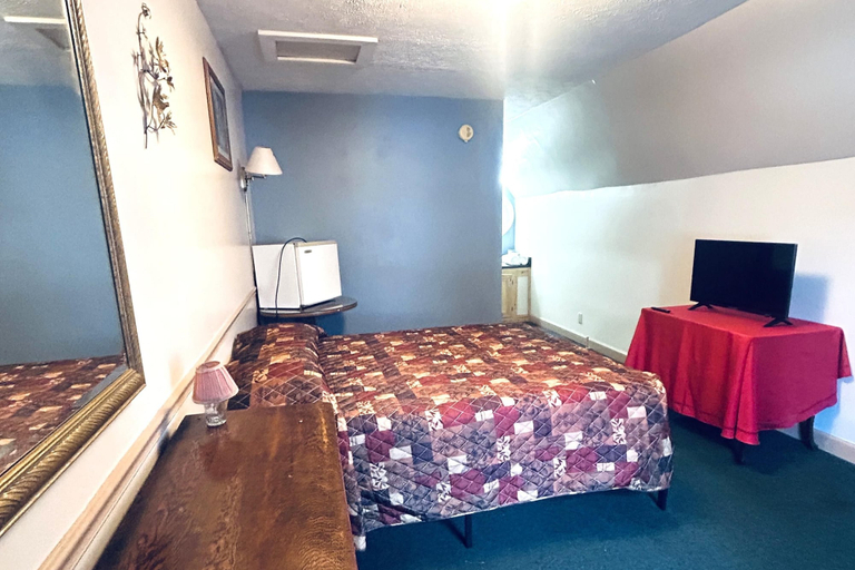 Bedroom 2, Big South Fork Trail Lodge Stearns, McCreary