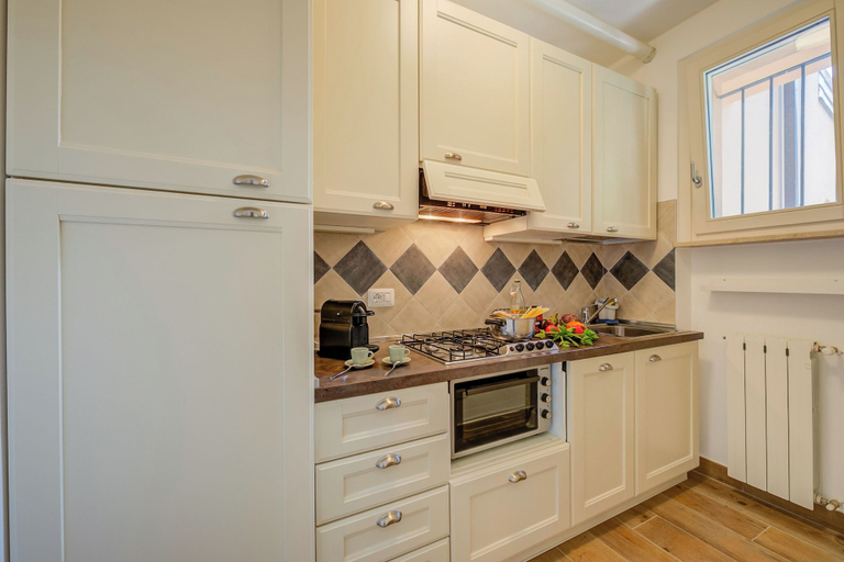 Others 4, La Casa Accanto With Shared Pool - Happy Rentals, Brescia