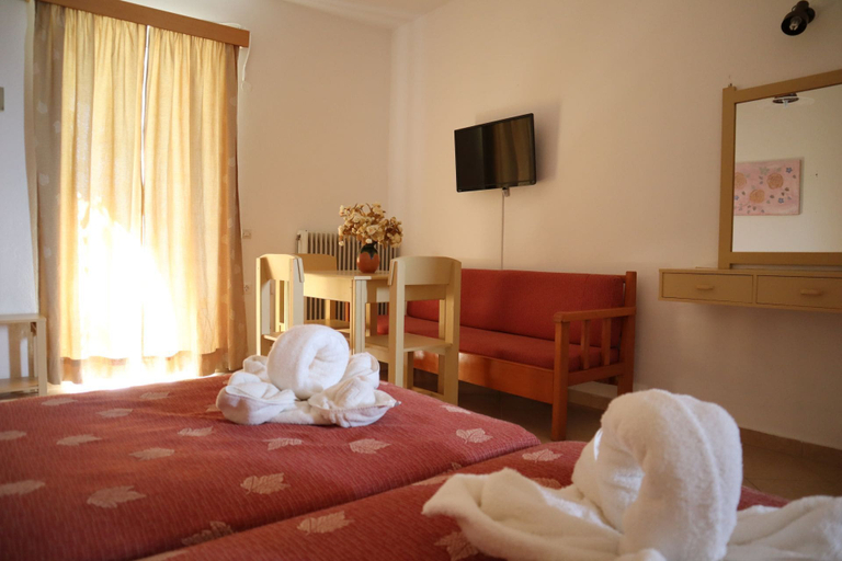 Room 4, Platanes Hotel Apartments Rethymno, Crete