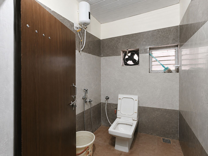 Room 4, SVS Grands, East Godavari