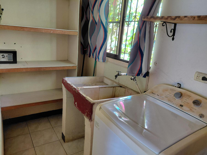 Bathroom 3, Cahuita Lodge, Talamanca