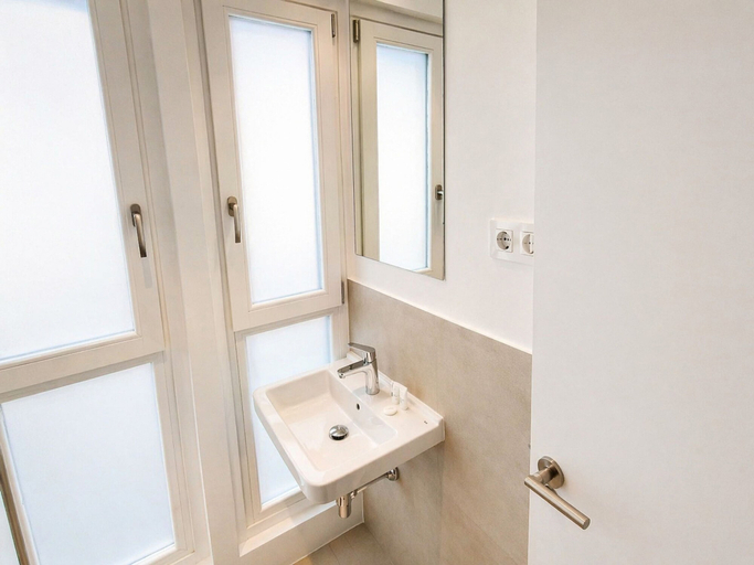 Room 3, C Latina 4-2 in Madrid, Madrid