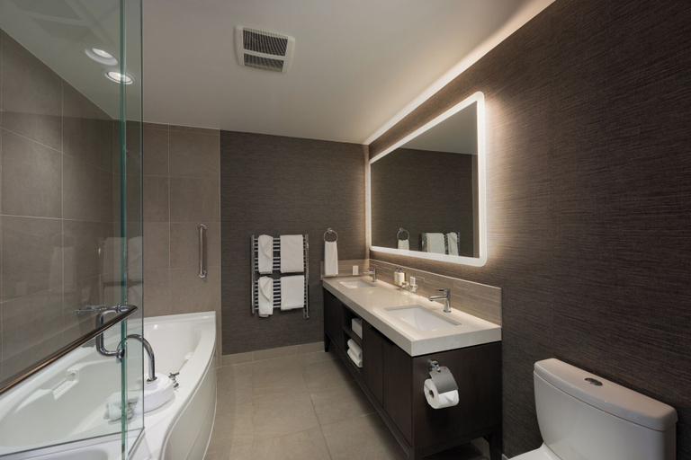 Bathroom 4, The Sidney Pier Hotel, Capital