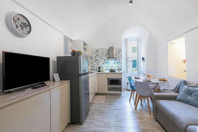 Living area 2, Casa di Ta' in Sanremo Historic Centre, Imperia