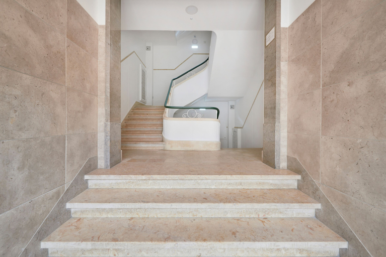 Room 3, Light Filled & Renovated Apartment, By Timecooler, Lisbon