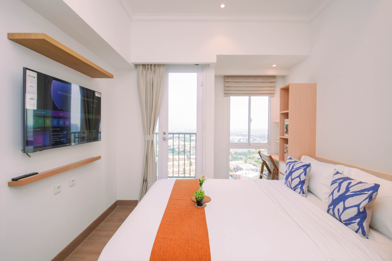 Bedroom 3, Comfort Minimalist Studio at Apartment Tokyo Riverside PIK 2 By Travelio, Tangerang