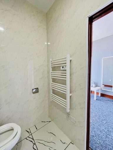 Bathroom 2, Sand Beach Hotel, Denbighshire