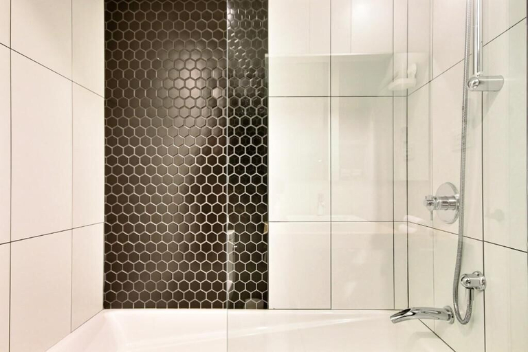 Bathroom 5, Le 319, Communauté-Urbaine-de-Québec