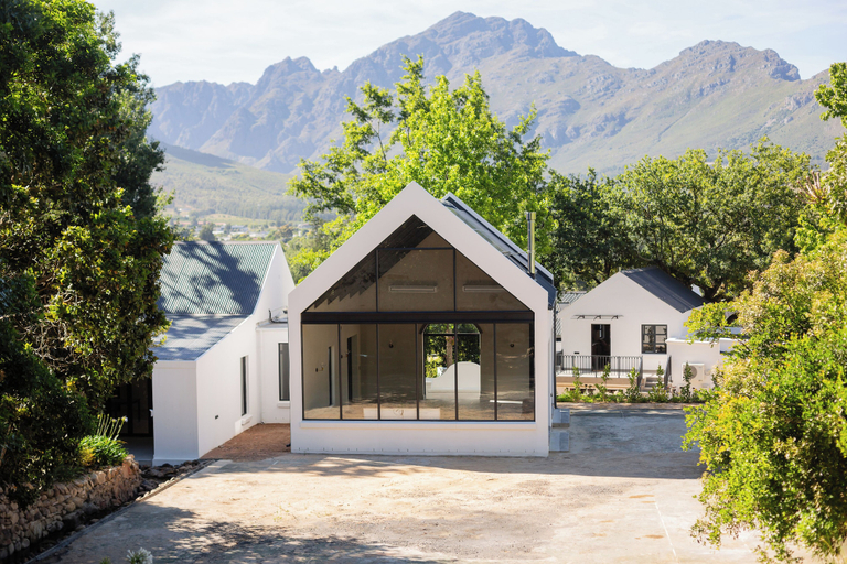 Exterior 2, Hemelberg Guesthouse, Cape Winelands