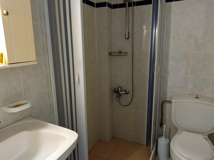 Bathroom 3, Sani Kasimis, Peloponnese