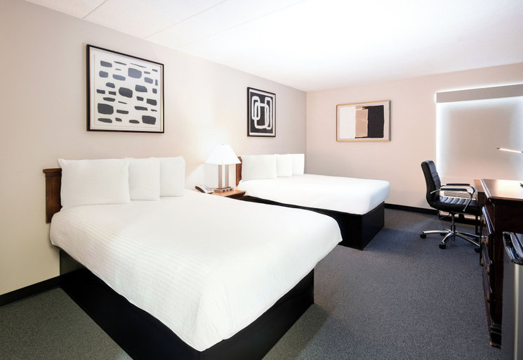 Bedroom 3, The View Inn & Suites, Northampton